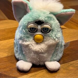 Furby babies 1999 vintage Interactive Pet Toy - Mint Green and White tags intact
